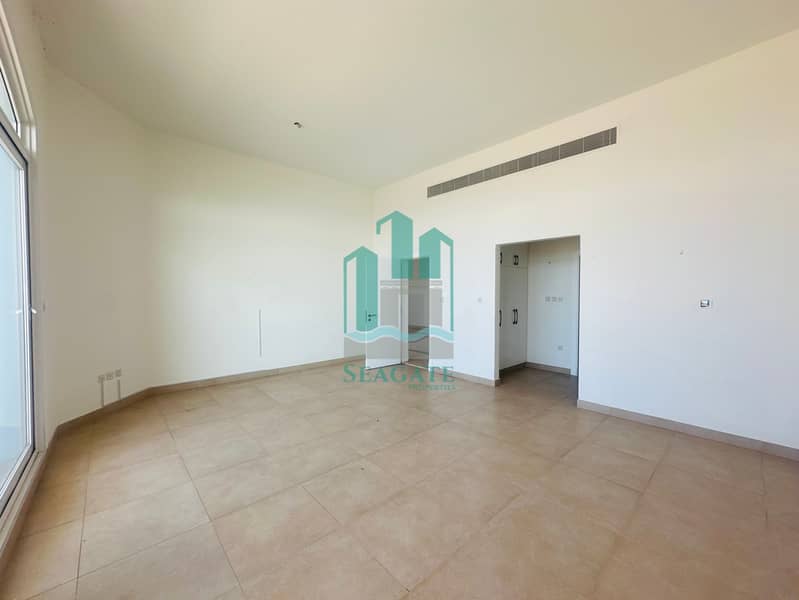 Villa in Umm Suqeim > Umm Suqeim 2