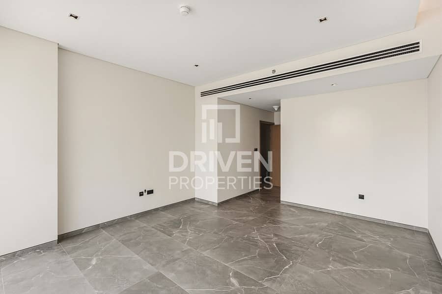 Spacious Layout | Waterfront Living | Vacant - Image 8