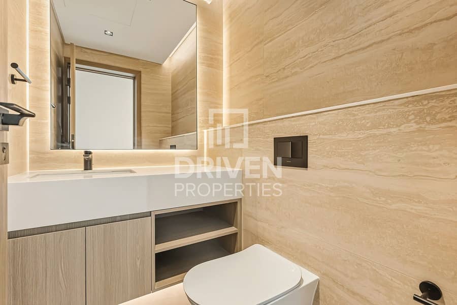 Spacious Layout | Waterfront Living | Vacant - Image 11