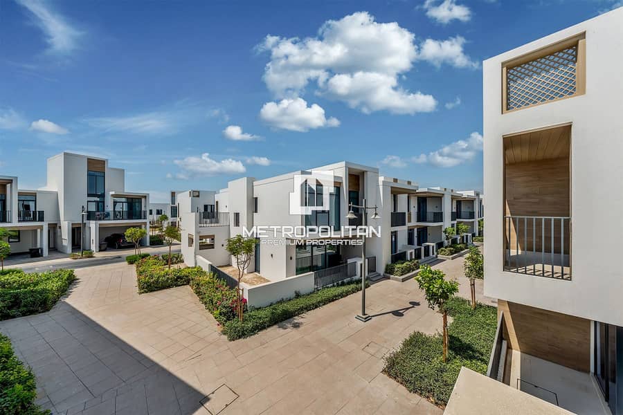 Spacious Layout | Park Facing | Near to Club House Spacious Layout | Park Facing | Near to Club House