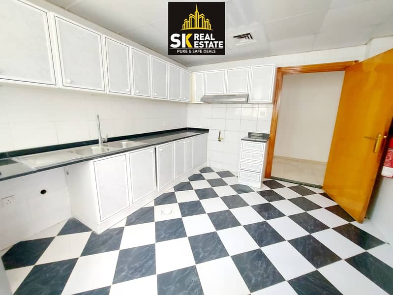 Apartment in lshrqh, Al Taawun, lkhn - View 3