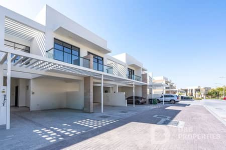 4 Bedroom Townhouse for Sale in DAMAC Hills, Dubai - Single Row | Backing the Park | Near Key Amenities 4 Bedroom Townhouse for Sale in DAMAC Hills, Dubai - Single Row | Backing the Park | Near Key Amenities