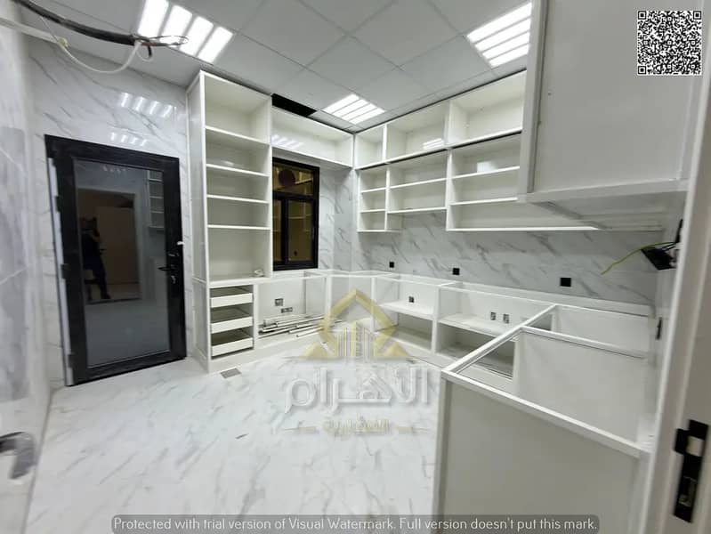 8 829176753-1066x800. webp