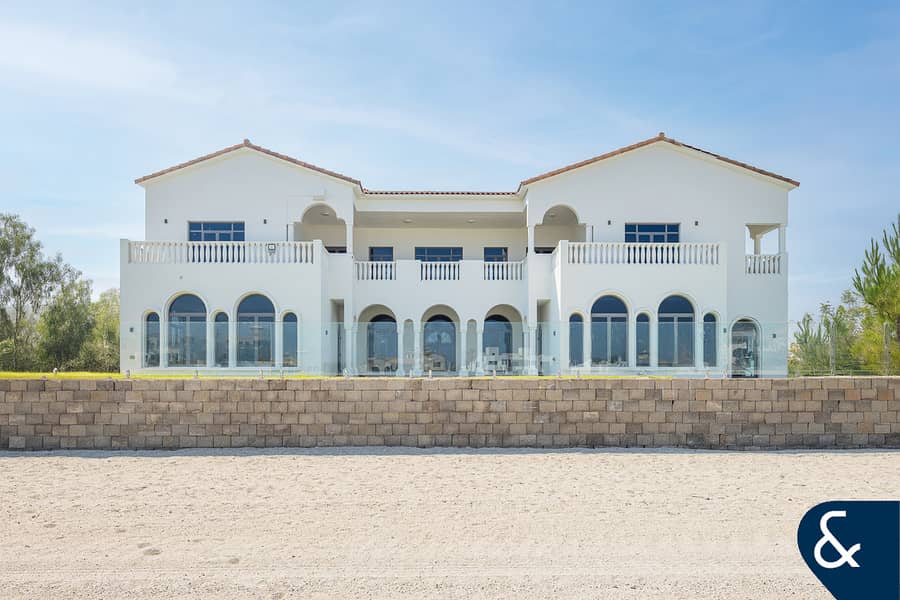 Unique Villa | Furnish | VIP Frond | 5 Beds Unique Villa | Furnish | VIP Frond | 5 Beds