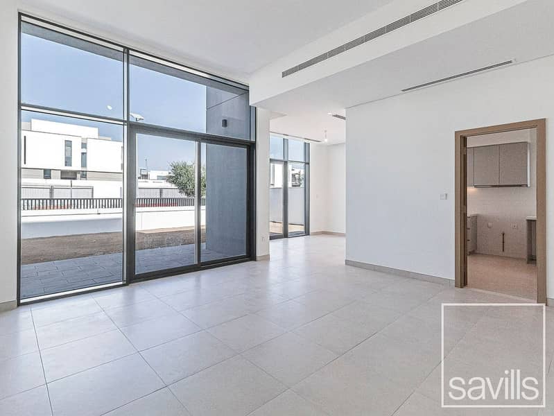 Spacious | Townhouse | Community and Park Views Spacious | Townhouse | Community and Park Views