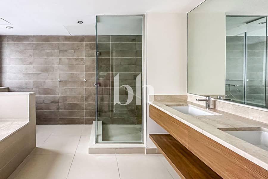9 Image 0