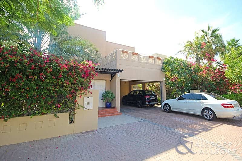 Close To Pool | Upgraded | 4 Double Beds