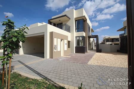 Exclusive | 5 Bedrooms | Close to Pool Exclusive | 5 Bedrooms | Close to Pool