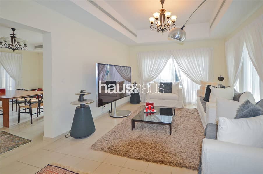Immaculate | Landscaped | 5 Beds | Maids