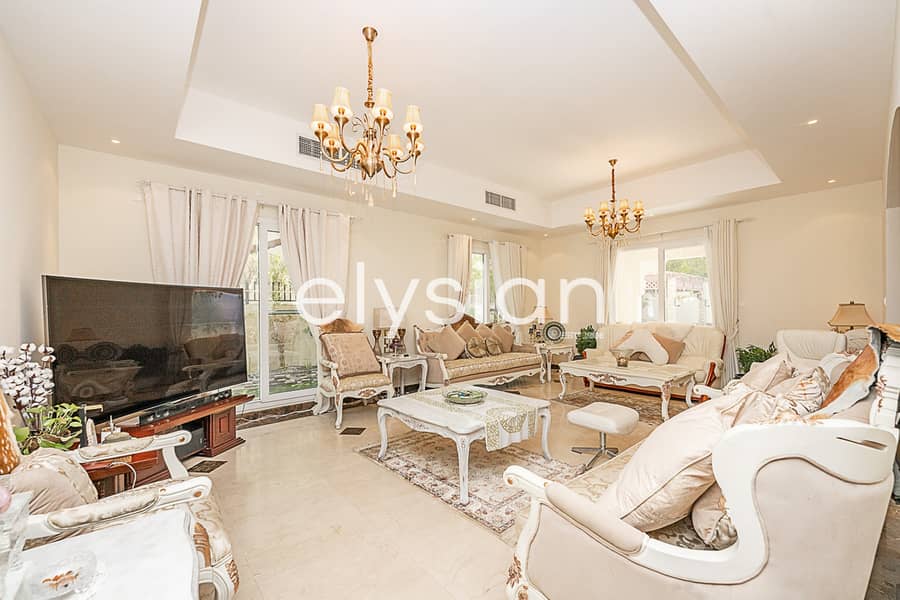 Spacious Villa | Landscaped Garden | Private Pool Spacious Villa | Landscaped Garden | Private Pool