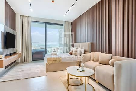 Studio for Rent in Business Bay, Dubai - Full Canal View | Furnished | Private Jacuzzi