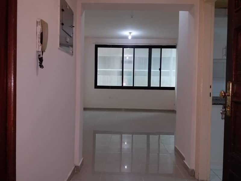 شقة في شارع حمدان 1 غرفة 45000 درهم - 4435972