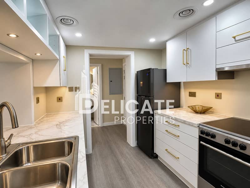 4 Kitchen 2. jpg
