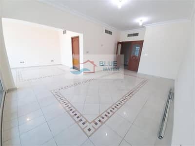 Elegant Apartment With Balcony Near Khalifa Park. Elegant Apartment With Balcony Near Khalifa Park.