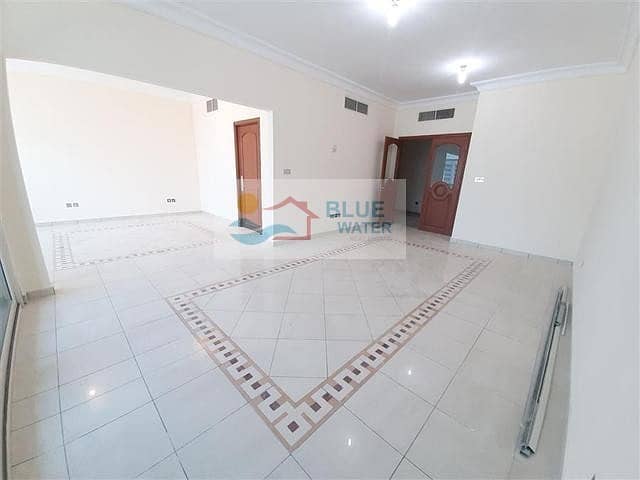 Elegant Apartment With Balcony Near Khalifa Park. Elegant Apartment With Balcony Near Khalifa Park.