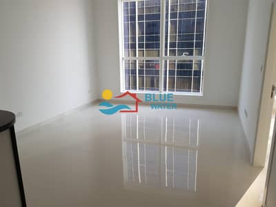 Luxurious Flat with Equipped Kitchen & Facilities Luxurious Flat with Equipped Kitchen & Facilities