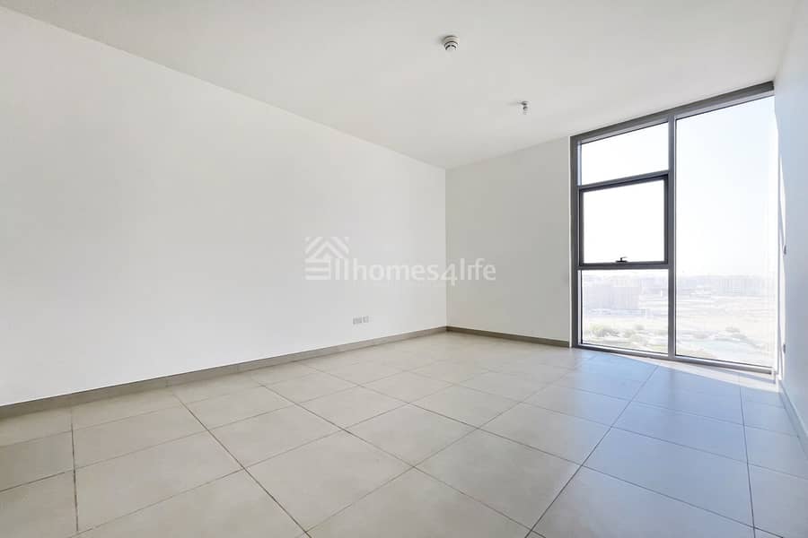 BIGGEST Unit | Next to Park & Cafe | Well Kept BIGGEST Unit | Next to Park & Cafe | Well Kept