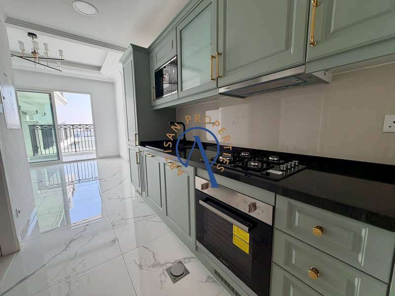 Modern Studio | Balcony | Pool & City Views | Vincitore Benessere, Arjan