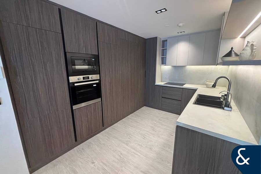 Upgraded | High Floor | Sea View
