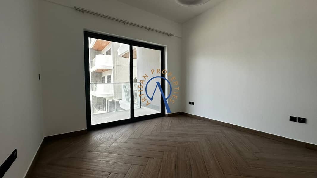1BR | Balcony and Road View | Unfurnished