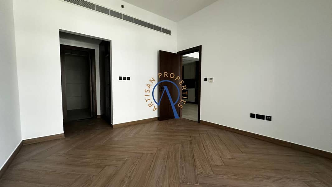 1BR | Balcony and Road View | Unfurnished