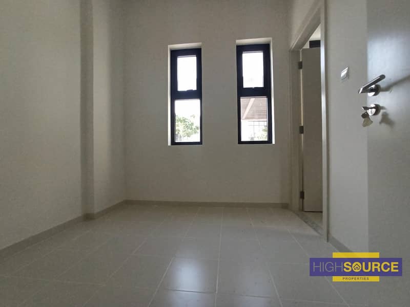 3 Beds Townhouse for rent.