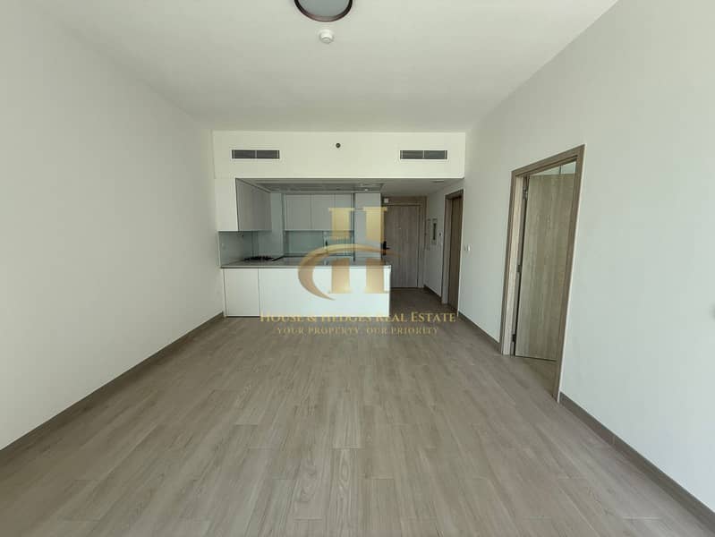 Elegant | Spacious apartment | With Garden view - Image 3