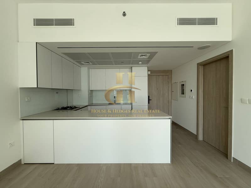 Elegant | Spacious apartment | With Garden view - Image 4