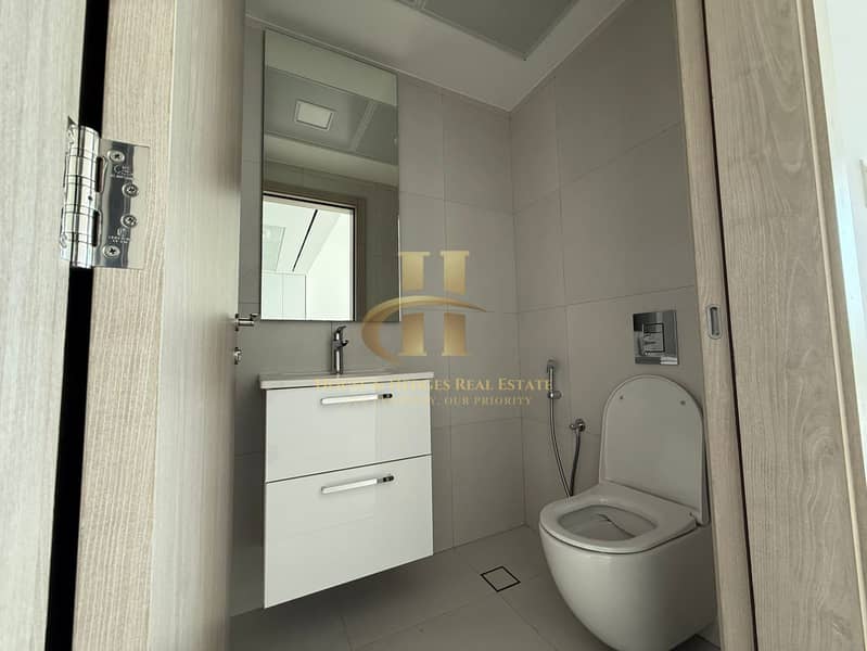 Elegant | Spacious apartment | With Garden view - Image 9