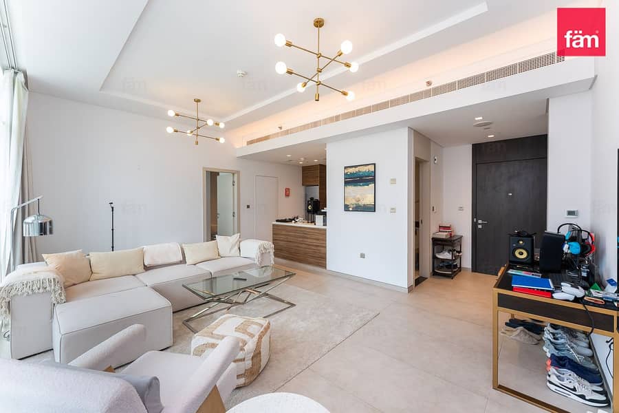 2 Parkings | Spacious 1 Bed | High Floor 2 Parkings | Spacious 1 Bed | High Floor