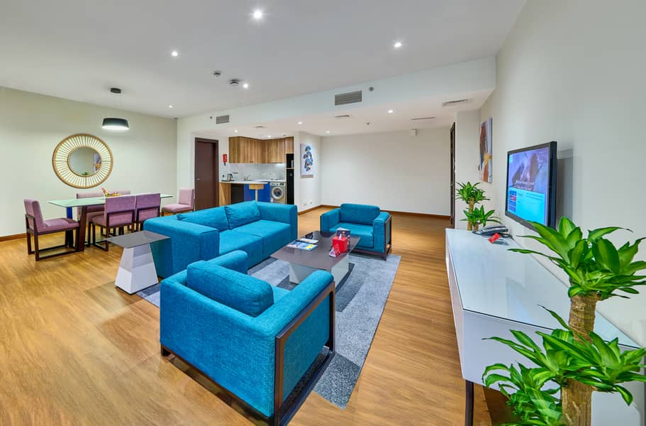 3 Living room with Kitchenette. jpg