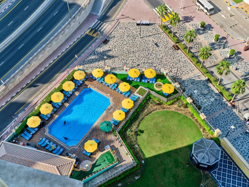 9 Pool Area. jpg
