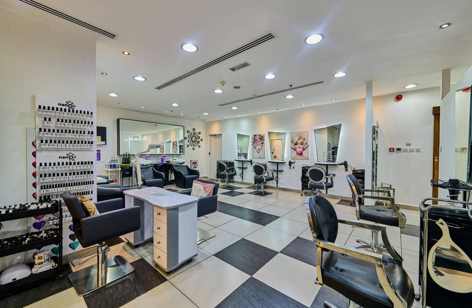 10 Salon. jpg