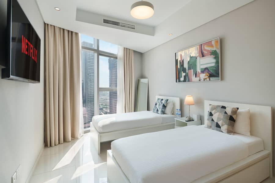 6 Homes Getaway Paramount Midtown 3214 - 14. jpg