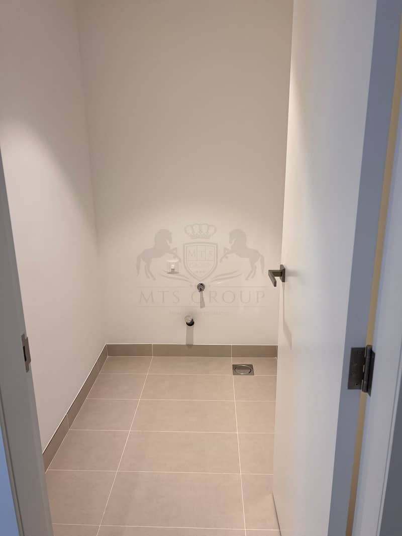 12 Laundry Room. jpg