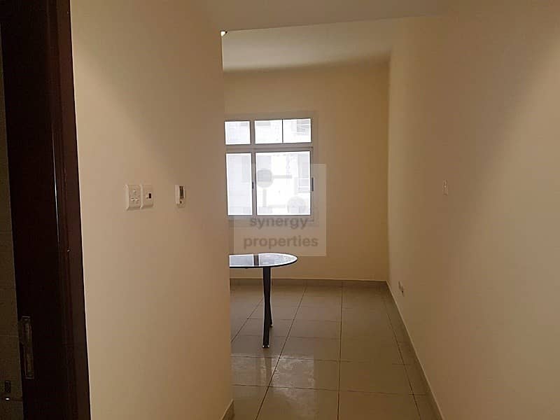 1 bed with balcony in cbd royal residences