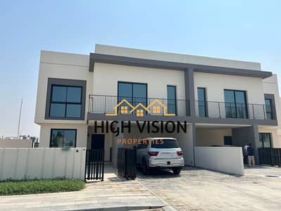 4 Schlafzimmer Townhouse zum zur Miete in Yas Island, Abu Dhabi - WhatsApp Image 2026-05-04 at 5.08. 26 PM (5). jpeg 4 Schlafzimmer Townhouse zum zur Miete in Yas Island, Abu Dhabi - WhatsApp Image 2026-05-04 at 5.08. 26 PM (5). jpeg