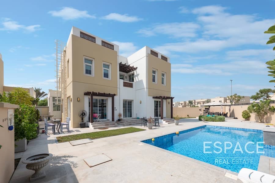 Private Pool - Upgraded 3 Bed Villa Rahat