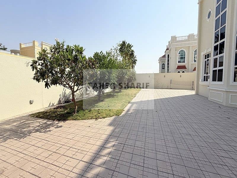 LUXURY 7BR + MAIDS Villa | LAUNDRY + STORAGE | READY TO MOVE IN – pohled 3
