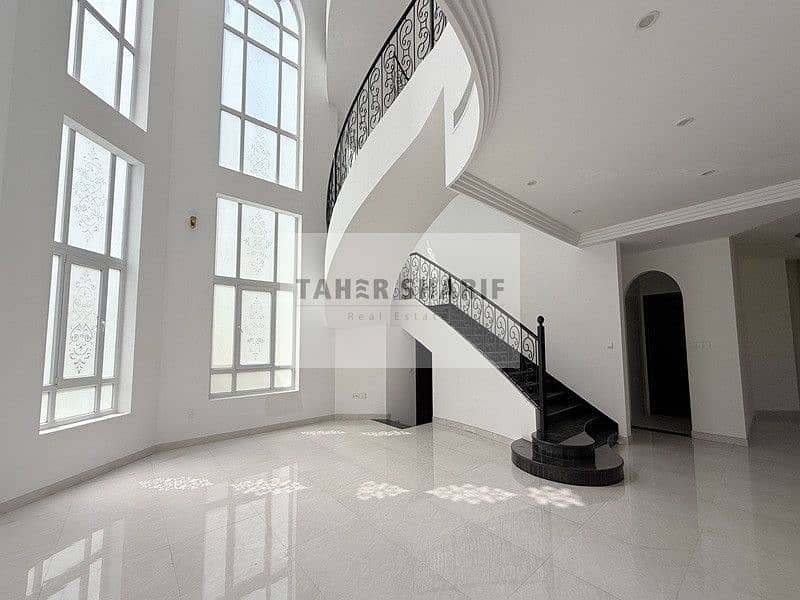 LUXURY 7BR + MAIDS Villa | LAUNDRY + STORAGE | READY TO MOVE IN – pohled 5