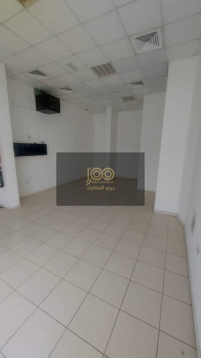 محل تجاري  للايجار في المنطقة الصناعية القديمة، أم القيوين - WhatsApp Image 2026-05-03 at 1.52. 38 AM. jpeg