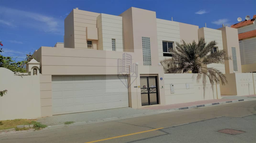 villa 3 master bedroom + maid for rent in al badaa