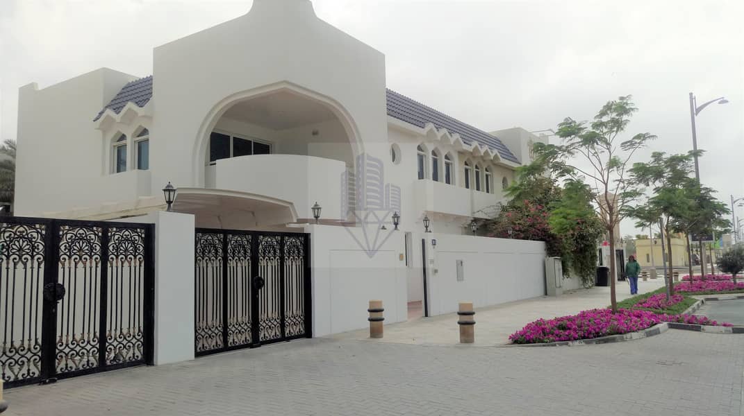 4 bed room commercial villa for rent in jumeira