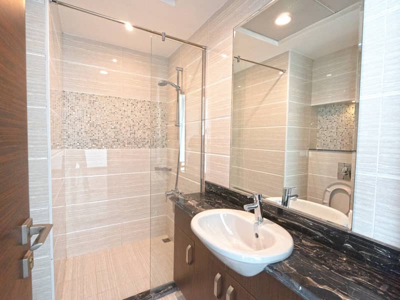 8 BATHROOM 1. jpg