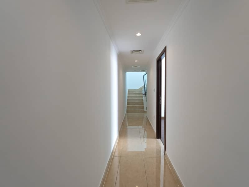 9 CORRIDOR. jpg