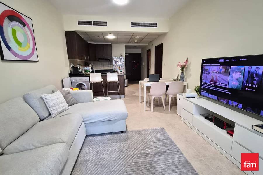 Vacant | Spacious Unit | FullyFitted Vacant | Spacious Unit | FullyFitted