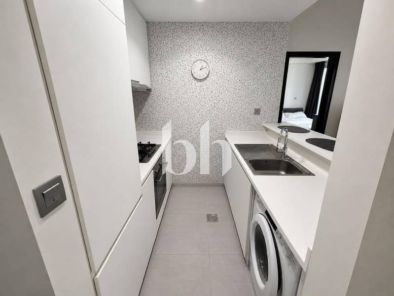 3 images image img