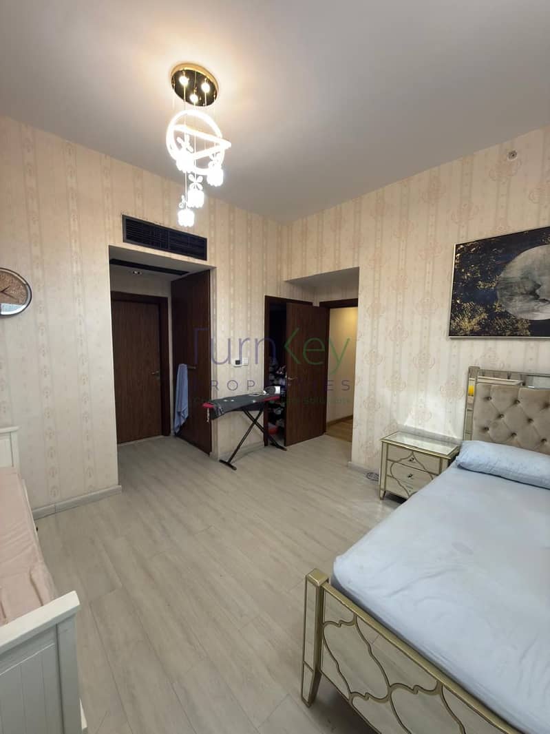 8 bedroom. jpeg