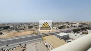 استوديو مع باركن ببلكونة في أبراج الجاردن سيتي سهل المحرج لدبي والشارقة.