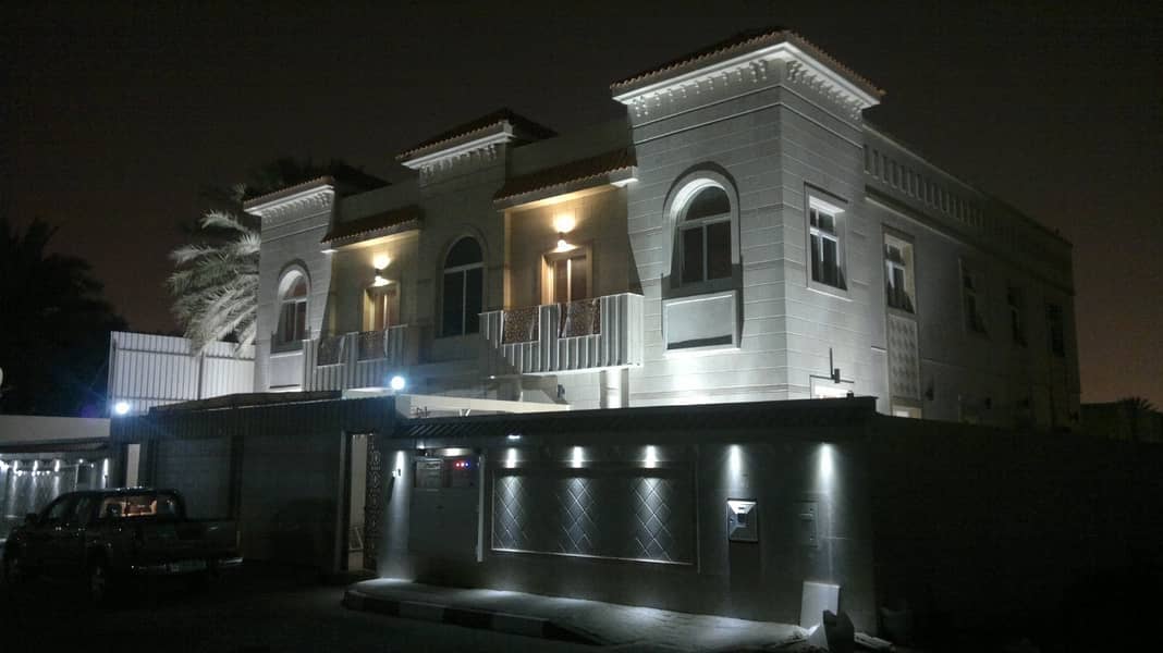 Elegant Twin Villa For Rent With Swimming Pool In Al Azra Sharjah